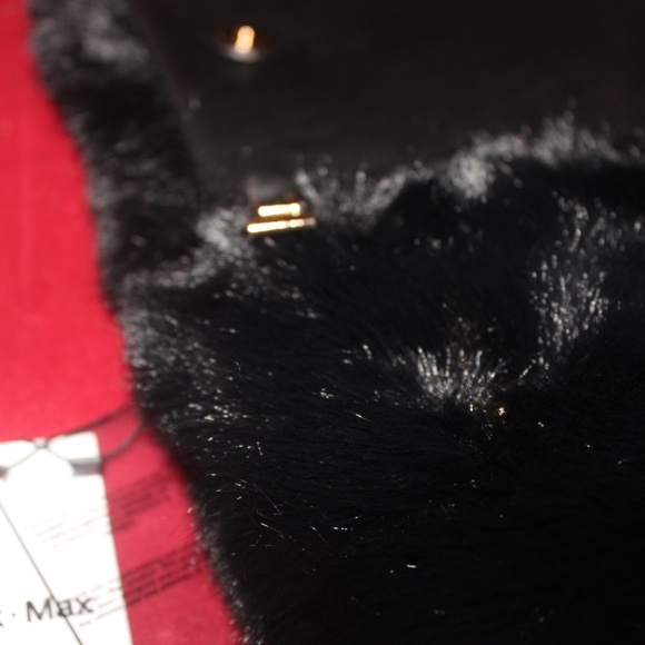 NWT AlexMax Faux Fur Black Purse w/ Gold Detailing - Picture 3 of 8